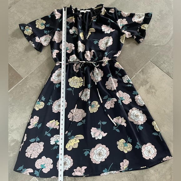 LOFT Navy Floral Midi Dress Size: M - Picture 4 of 8